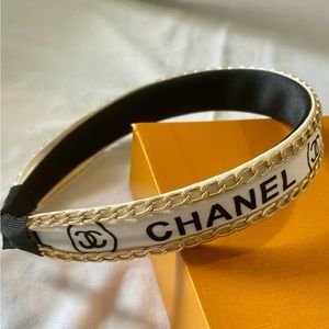 Fashion headband, new without tags